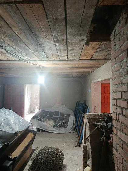 Casă cu Teren 1300 Mp în Tărcaia