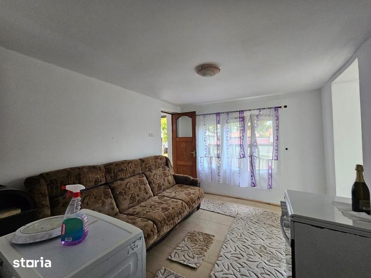 Casă cu 2 camere cu Teren 472 Mp în Vețel