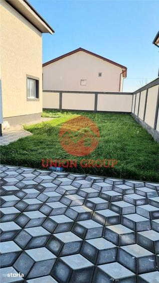 Casă cu 5 camere cu Teren 462 Mp în Lumina