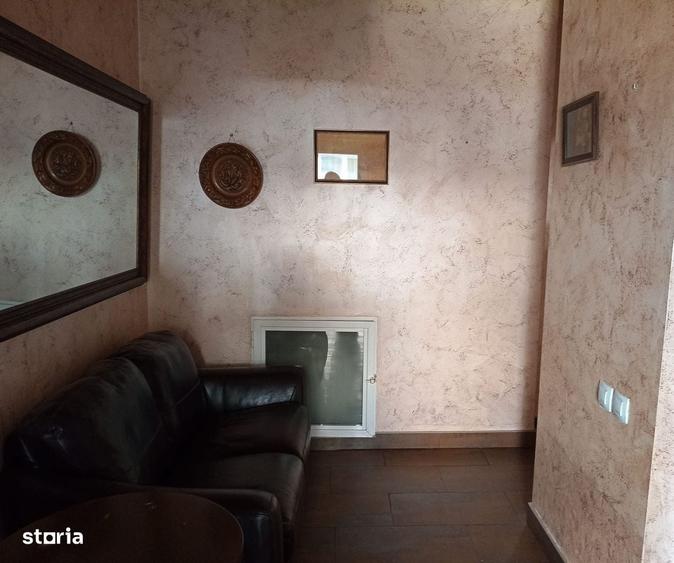 Casă cu 4 camere decomandat în Central