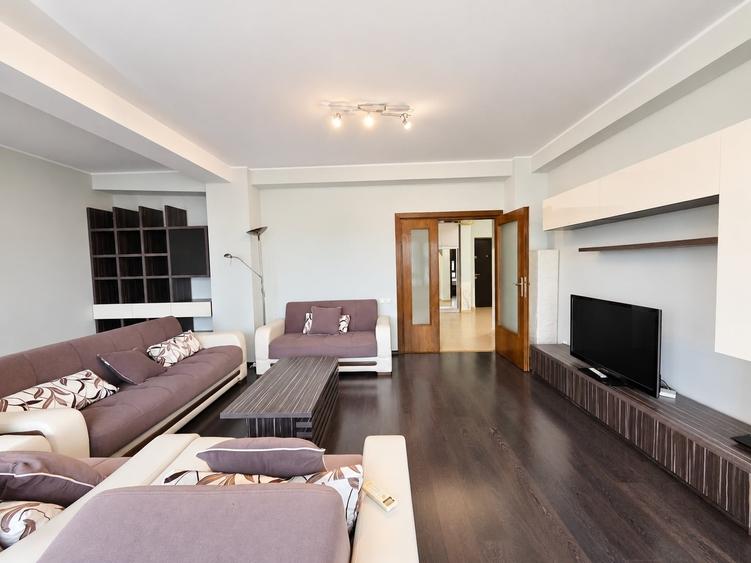 Apartament cu 2 camere decomandat în Faleză