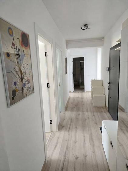 Apartament cu 3 camere decomandat, mobilat în Energia