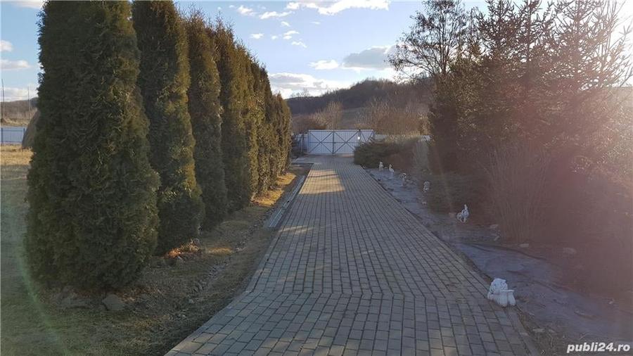 Casă cu 5 camere cu Teren 5600 Mp în Stejaru