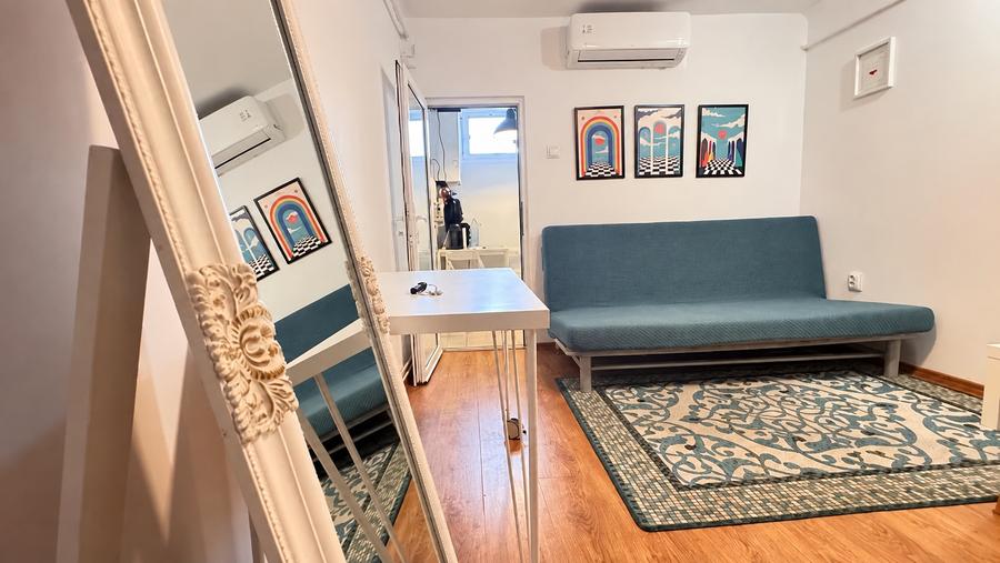 Apartament cu 2 camere decomandat în Universitate