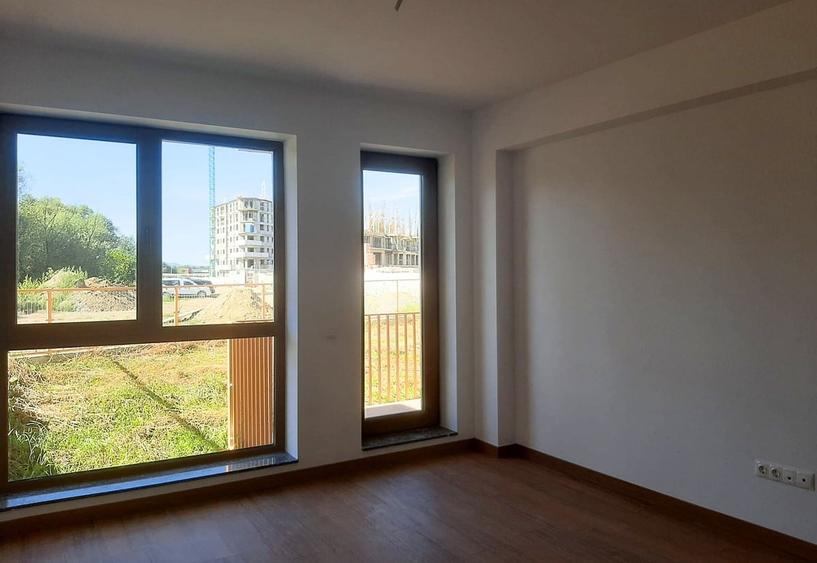 Apartament cu 2 camere decomandat în Păcii