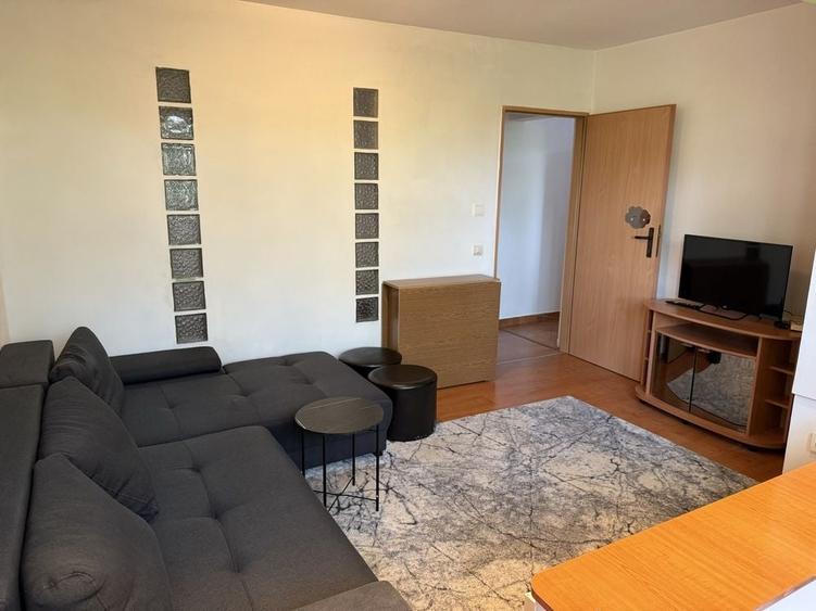 Apartament cu 2 camere decomandat în Berceni