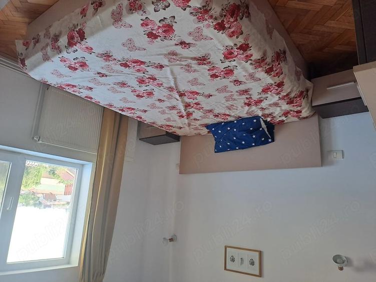 Apartament cu 3 camere decomandat în Intim
