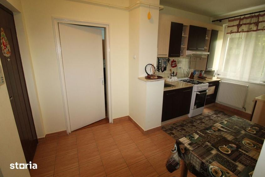 Apartament cu 3 camere în Micro 4