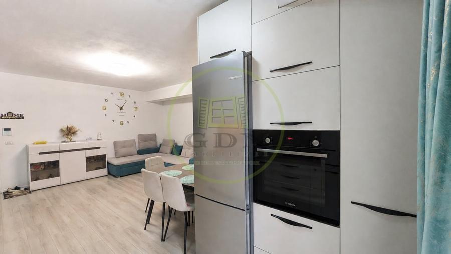 Apartament cu 3 camere semidecomandat, mobilat în Periferie
