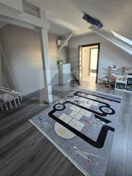 Apartament cu 4 camere decomandat, mobilat în Tractorul