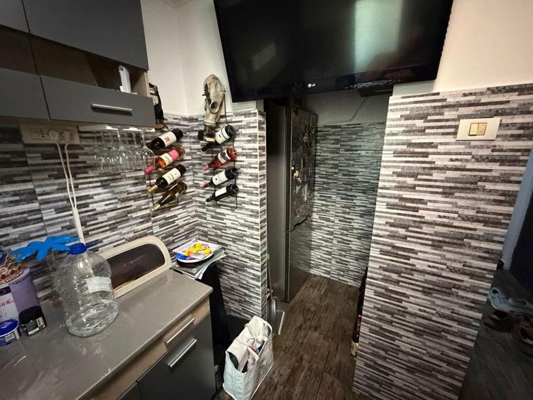 Apartament cu 2 camere decomandat, mobilat în Poarta 6