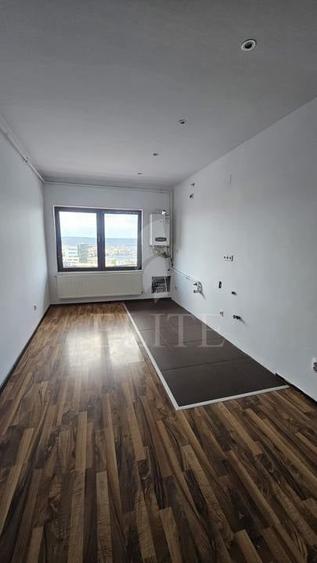 Apartament cu 4 camere semidecomandat în Zorilor