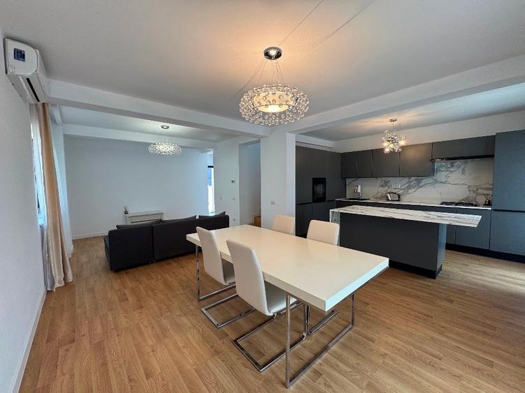 Casă individuală cu 5 camere cu Teren 590 Mp în Corbeanca