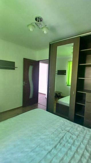 Apartament cu 2 camere semidecomandat în Girocului