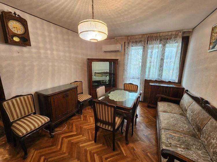 Apartament cu 3 camere semidecomandat în Gara de Nord