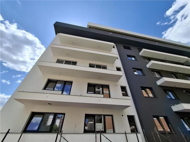 Apartament cu 3 camere decomandat în Galata
