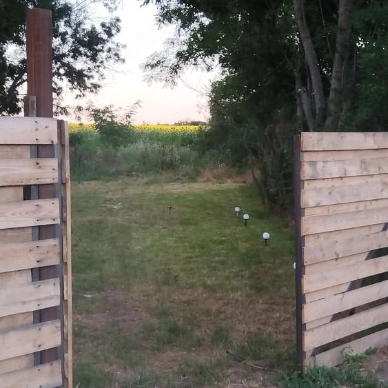 Casă cu Teren 5800 Mp în Central