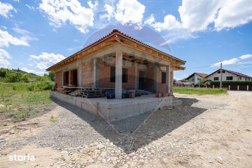 Casă cu 4 camere cu Teren 504 Mp în Primăverii