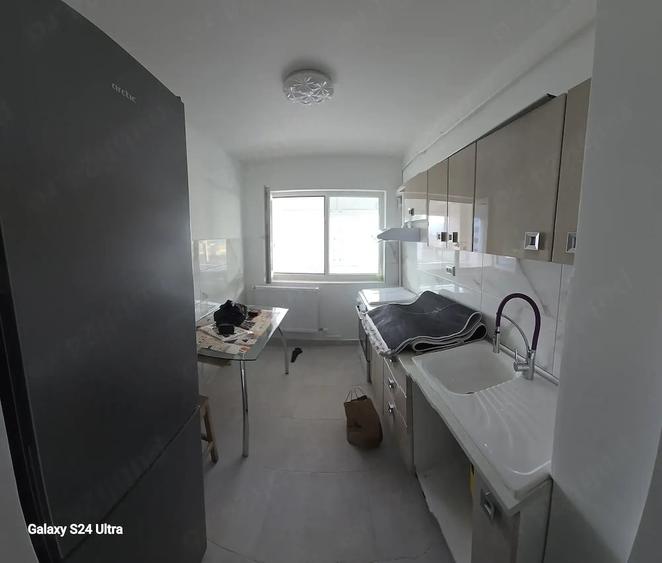 Apartament cu 3 camere semidecomandat în Central