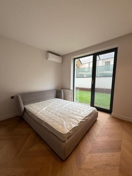 Apartament cu 4 camere în Iancu Nicolae