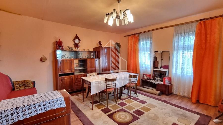 Casă individuală cu 3 camere cu Canalizare în Giarmata