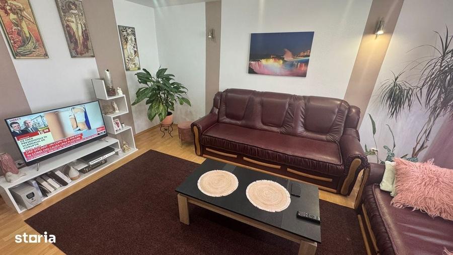 Apartament cu 4 camere decomandat în Valea Aurie
