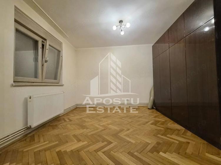 Apartament cu 4 camere decomandat în Malul Mureșului