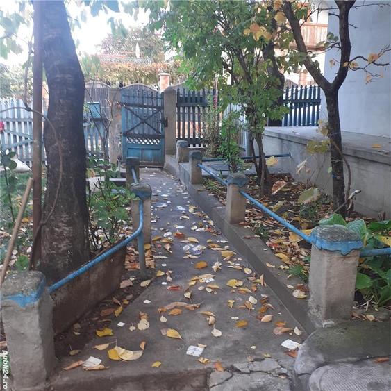 Casă cu 3 camere cu Teren 400 Mp în Huși