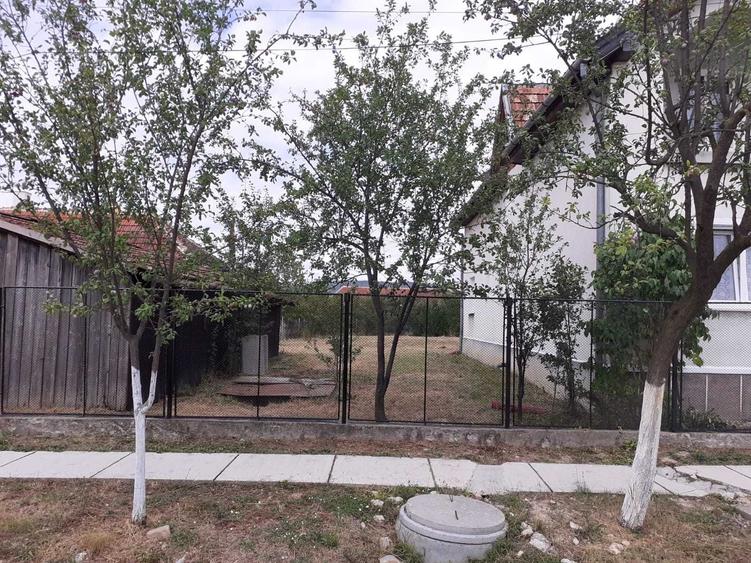 Casă cu 4 camere în Buteni