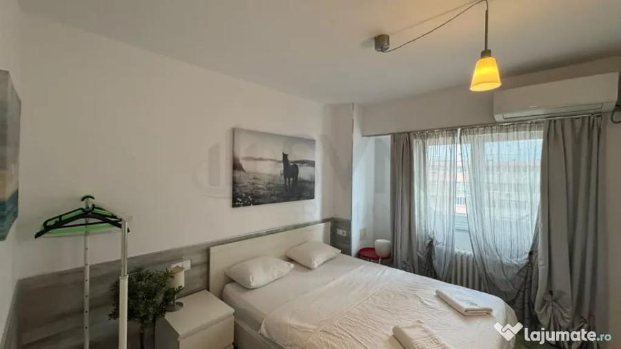 Apartament cu 3 camere semidecomandat în Ștefan cel Mare
