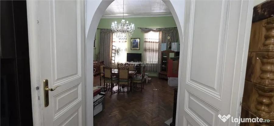 Apartament cu 4 camere decomandat în Fabric