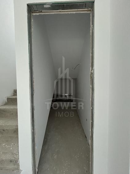 Casă individuală cu 5 camere cu Canalizare în Sud
