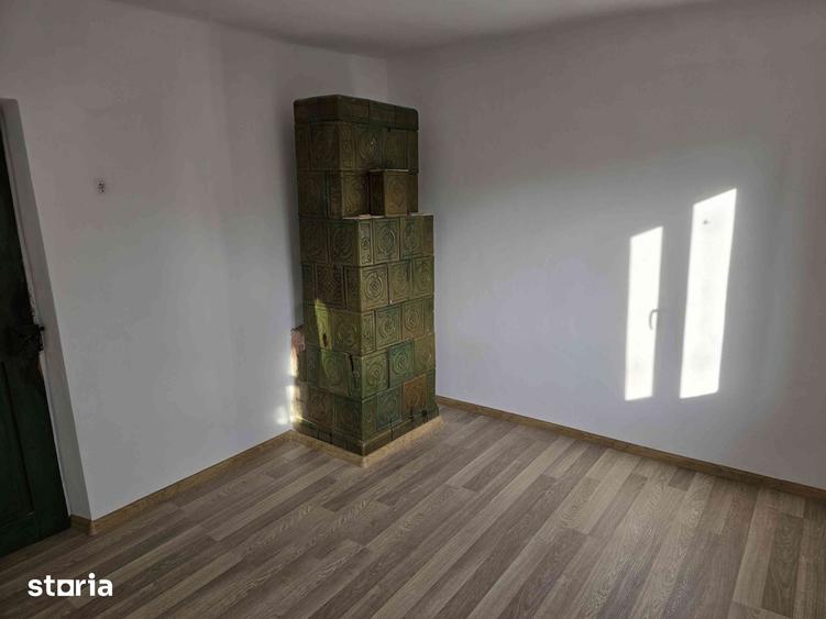Casă cu 8 camere cu Teren 1200 Mp în Braloștița