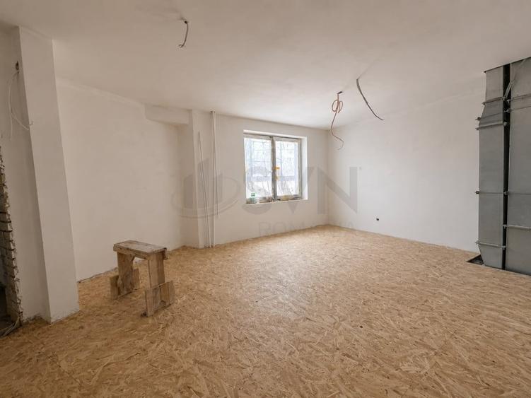 Apartament cu 3 camere semidecomandat în Universitate