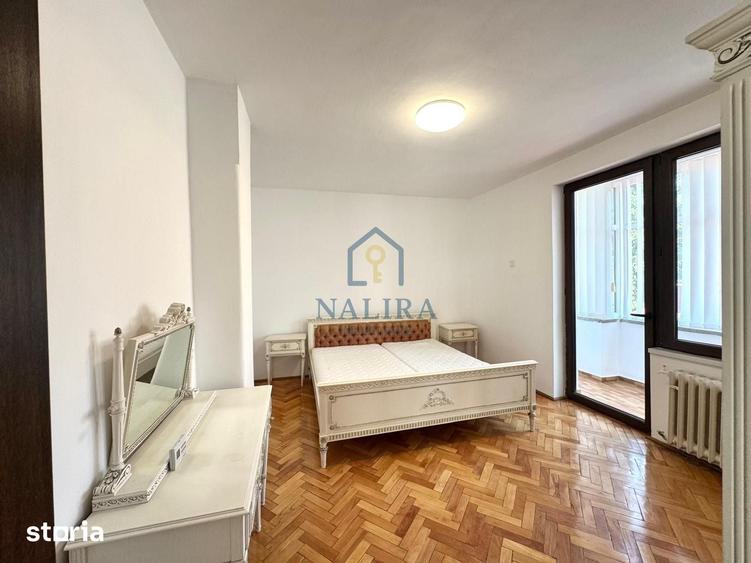 Casă cu 5 camere cu Teren 300 Mp în Valea Roșie