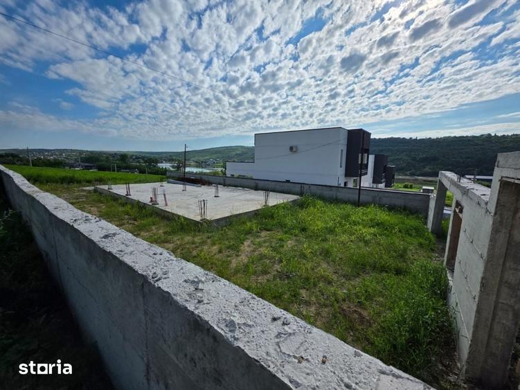 Teren de 500 mp, în Aroneanu