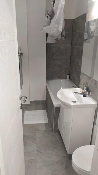 Garsonieră decomandată în Far