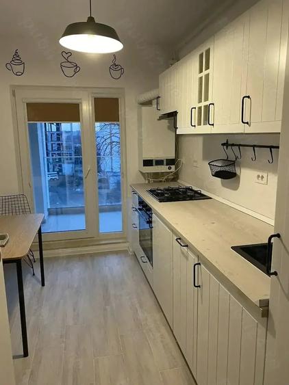 Apartament cu 2 camere semidecomandat în Parcul Carol