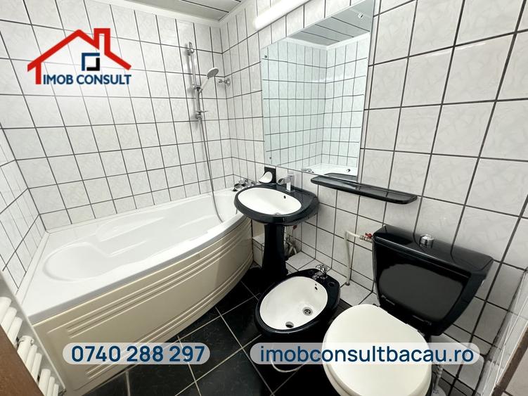 Apartament cu 3 camere decomandat în 9 Mai