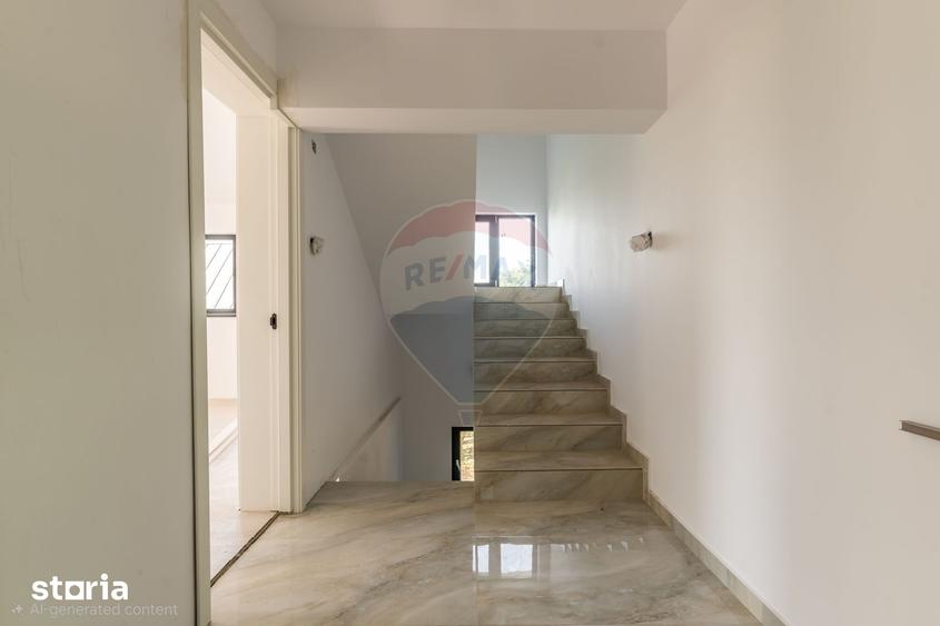 Casă cu 5 camere cu Teren 1000 Mp în Bârnova