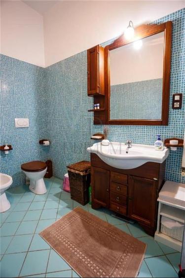 Apartament cu 2 camere semidecomandat, mobilat în Central