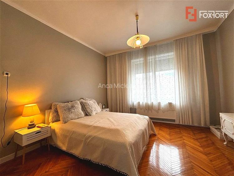 194 mp apartament de lux + 195 mp curte individuala, zona Centrala, Arad