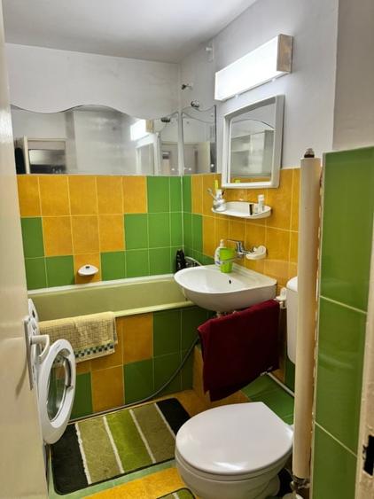 Apartament cu 2 camere decomandat în Hotvon