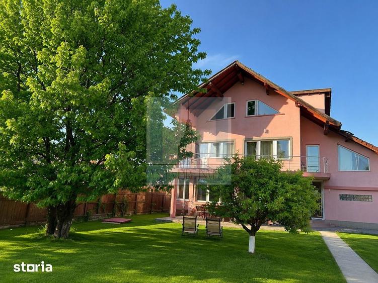 Casă individuală cu 6 camere cu Canalizare în Cristian