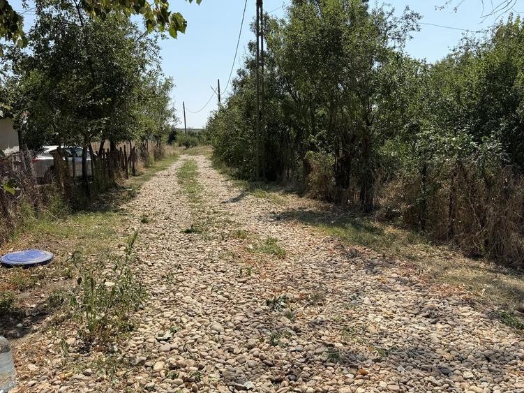 Teren de 2461 mp, în Sârbeni
