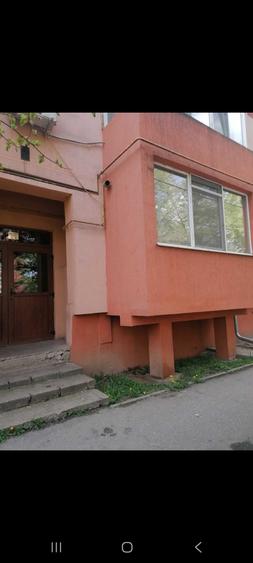 INCHIRIEZ garsoniera, zona Calea Aradului, str Dej - 7