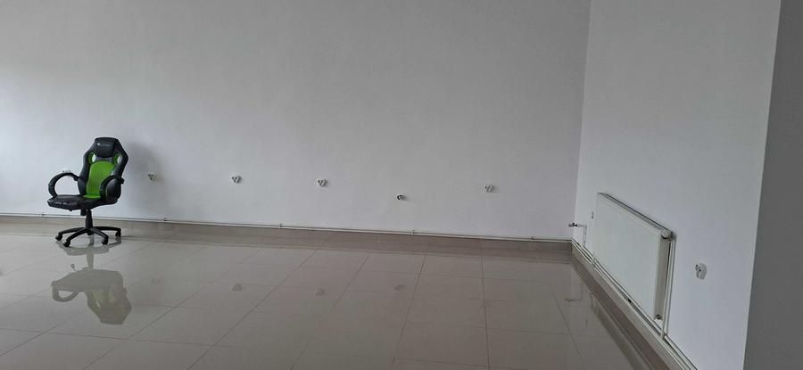 Spațiu comercial, de 80 mp, în Central