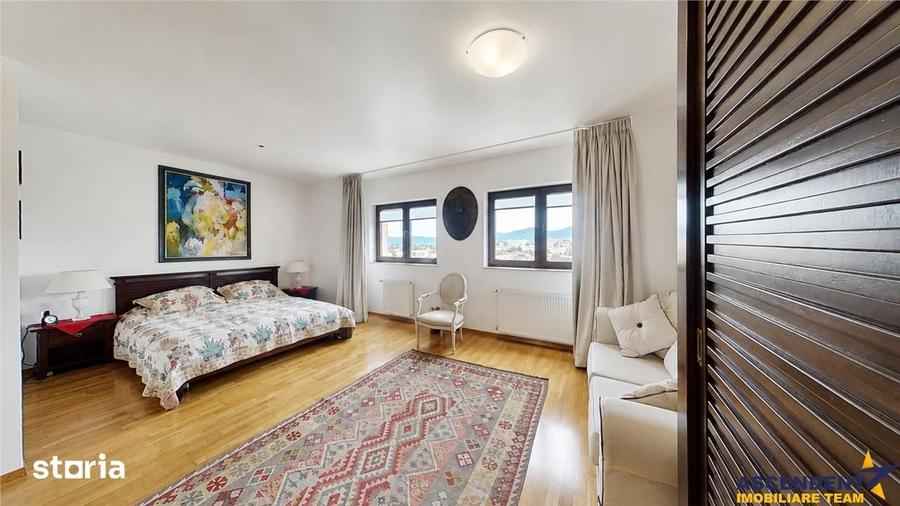 Apartament cu 3 camere decomandat în Astra