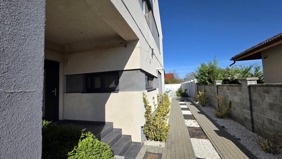 Duplex cu 4 camere cu Piscina în Dumbrăvița