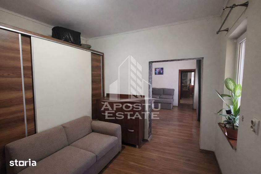 Casă cu 5 camere cu Canalizare în Lipovei